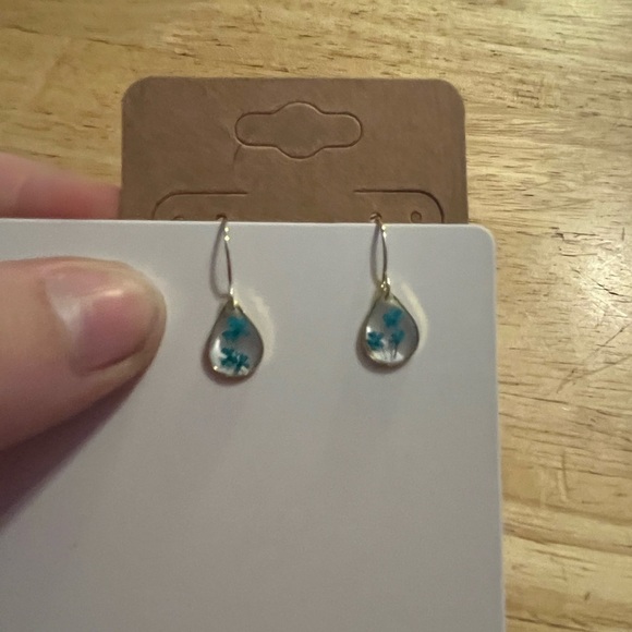 Elegant Teardrop Earrings Set. Two Pairs. - Picture 6 of 10